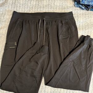 Healing Hands women’s jogger scrubs